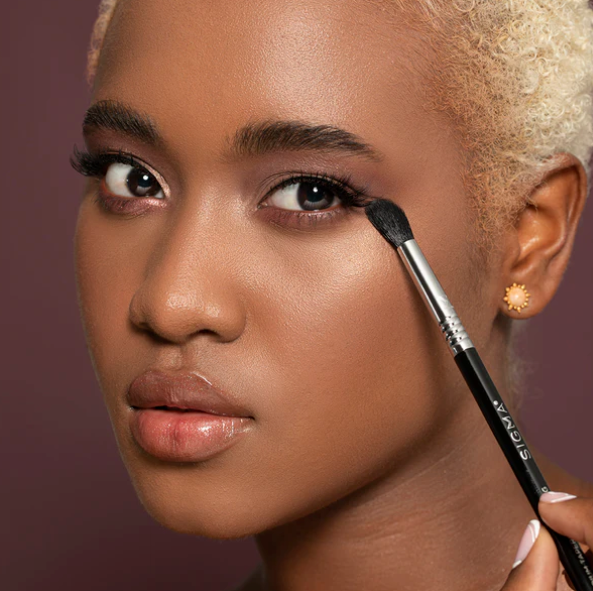 Sigma Beauty (E49) Mini Medium Tapered Blending Brush