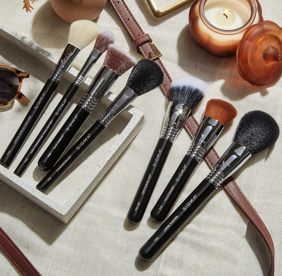 Sigma Beauty (F30) Large Powder Makeup Brush