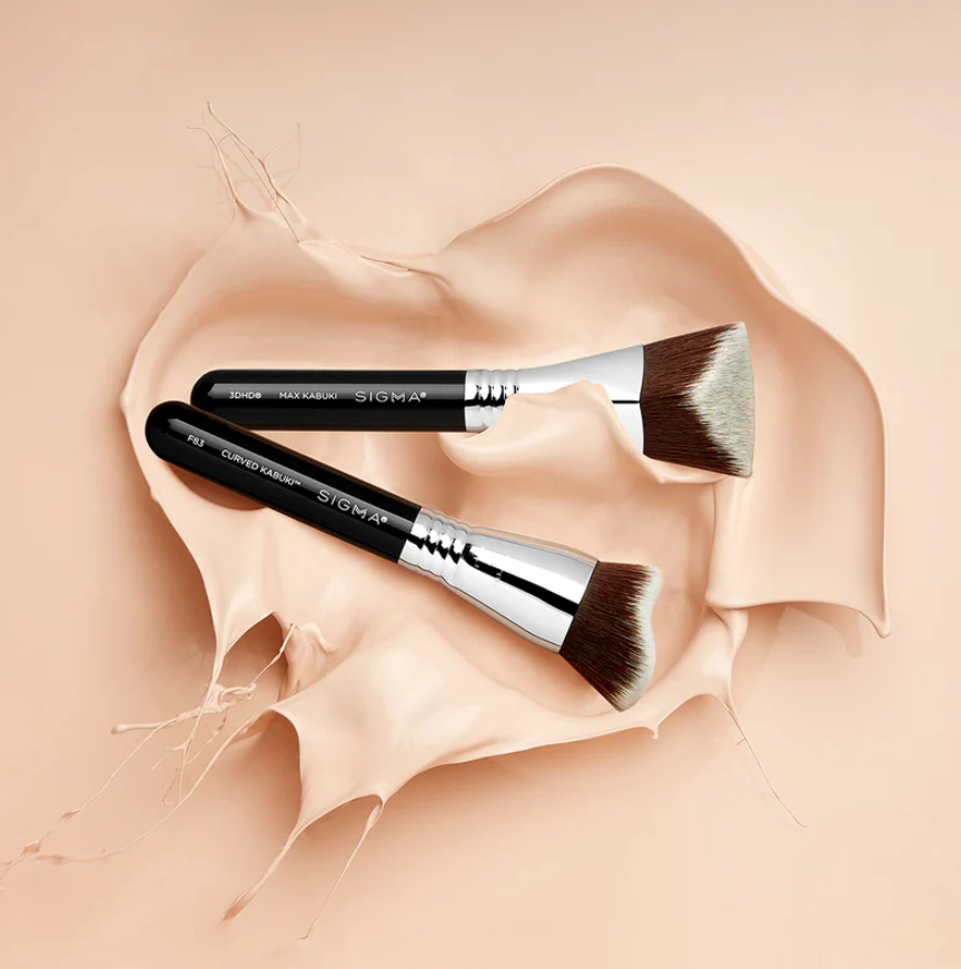 Sigma Beauty Curved Kabuki (F83)