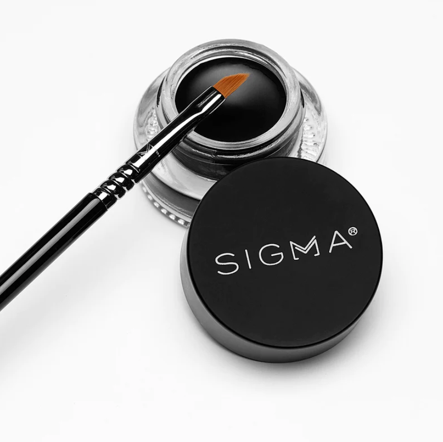 Sigma Beauty (E06) Winged Liner Makeup Brush