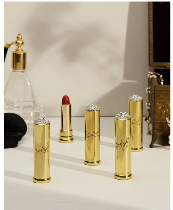 Starlight Vintage Cosmetics lipstick - Holly's Peach (1960)